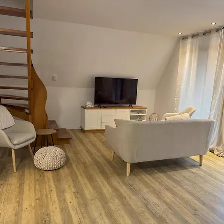 Casa de Férias Reuthsee- Nurdachhaus Mit Panoramafenstern, Grossem Garten & Hundefreundlich